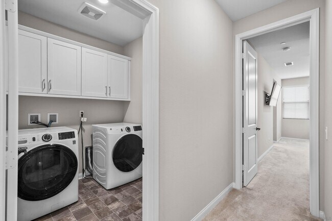 Building Photo - 2098 Bluestone Cir