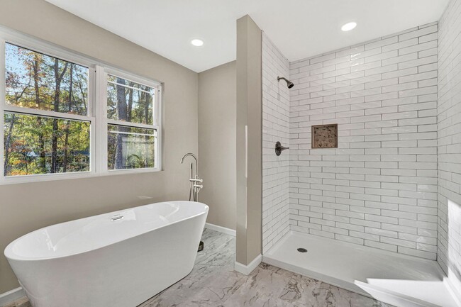 Building Photo - Charming 4 Bedroom Haven in Laurens