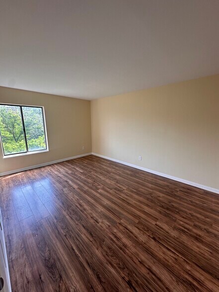 Building Photo - 6001 Arlington Blvd