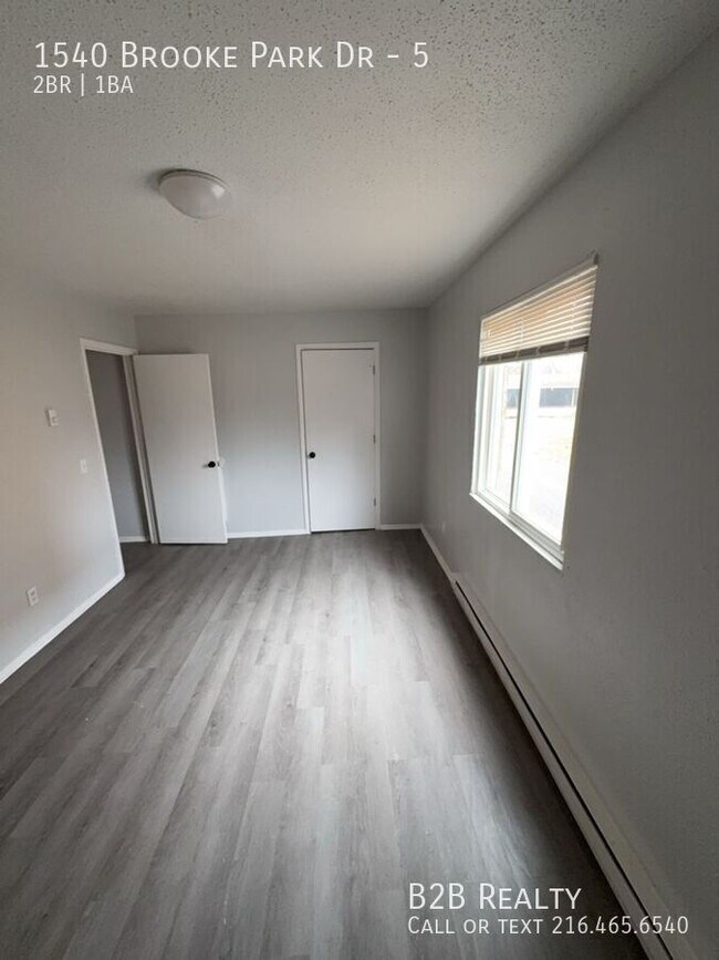 Building Photo - 1540 Brooke Park Dr