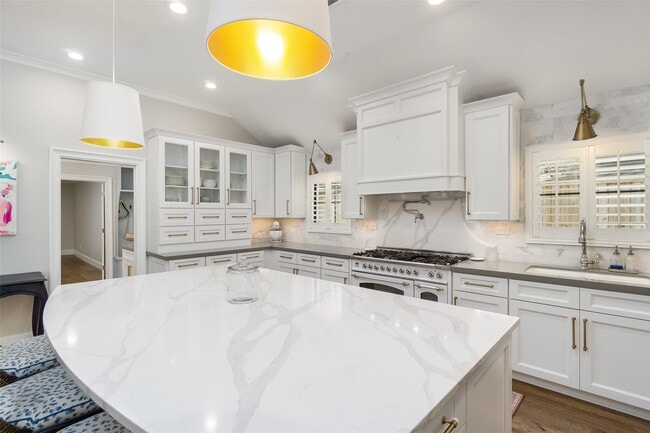 Building Photo - 815 Thornvine Ln