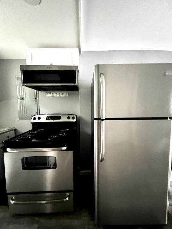 Building Photo - 135 Honeysuckle Ln