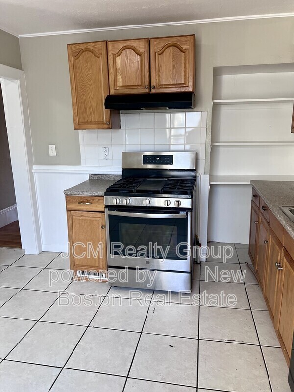 Building Photo - 40 Hurd St