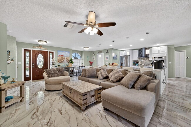 Building Photo - 6180 30th Ct S