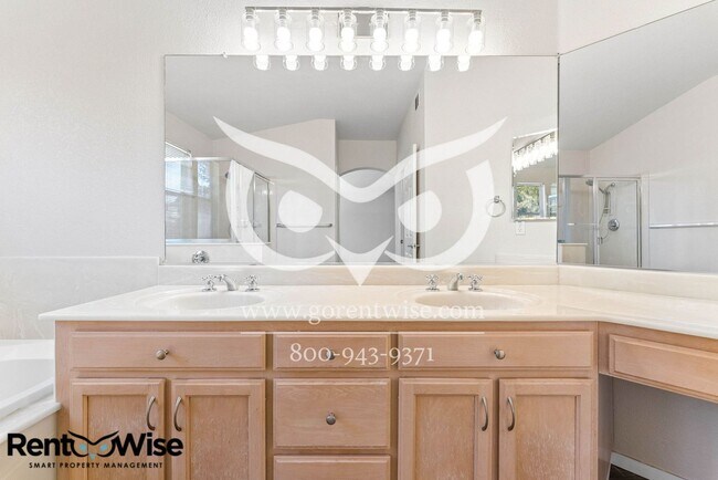 Building Photo - 406 Grenadine Way