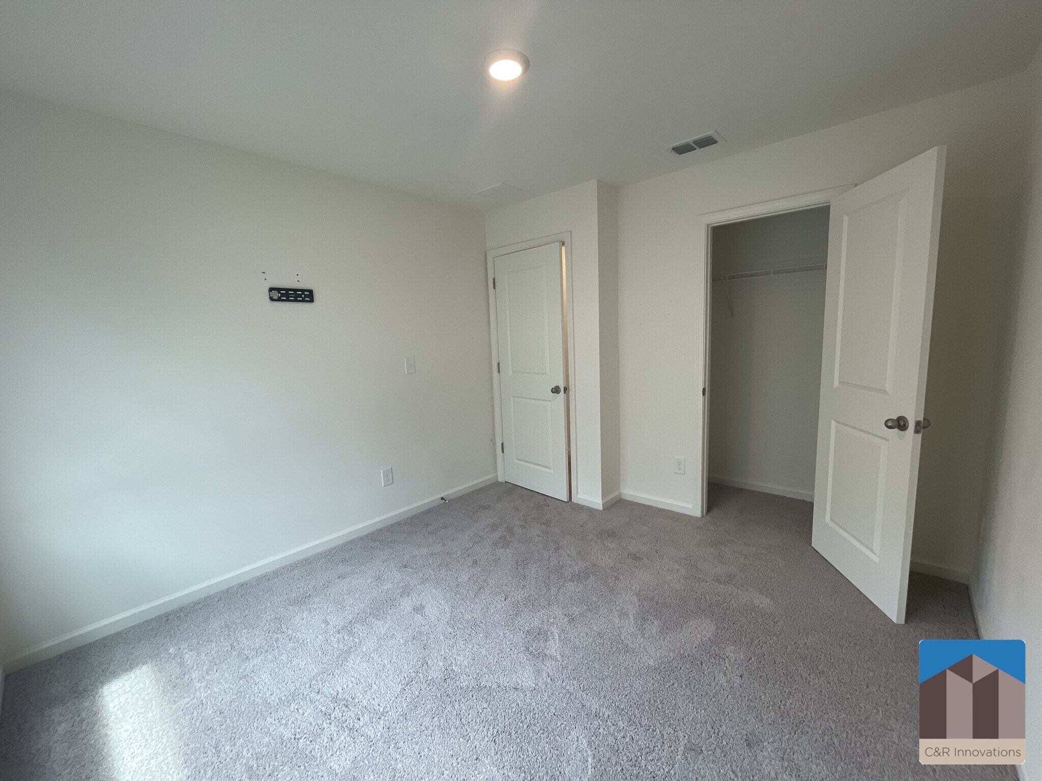 Building Photo - 3529 Condor Ct SW