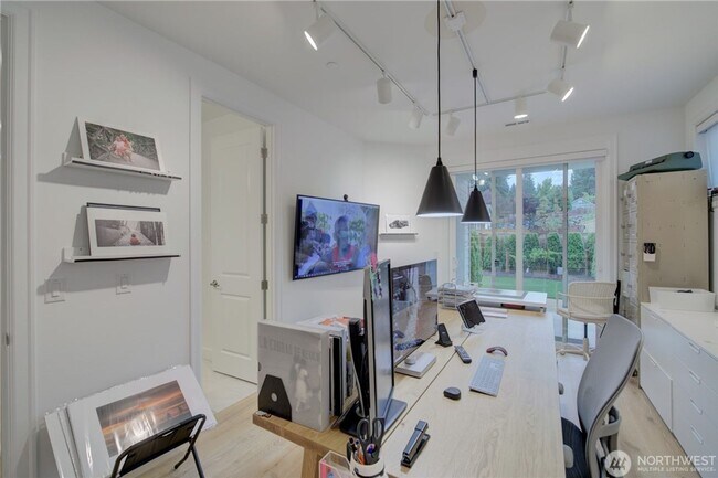 Building Photo - 5Bd/4.5Ba Sammamish House