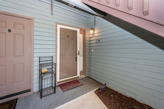 Building Photo - 2 Bedroom 1 Bath Condo in The Park at Rive...