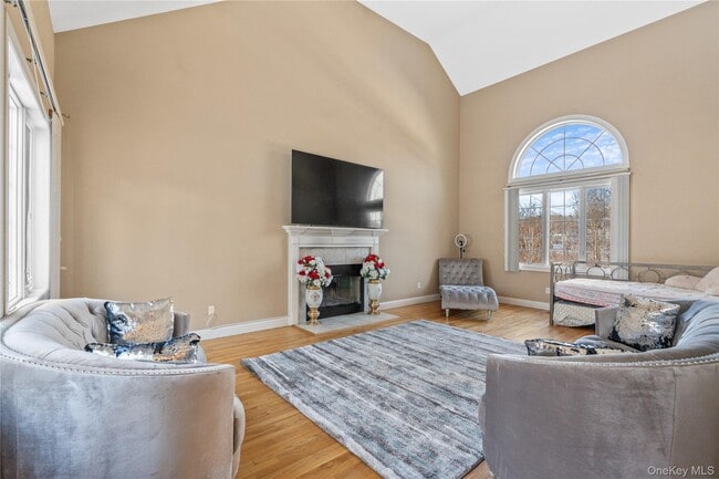 Building Photo - 17 Waring Dr