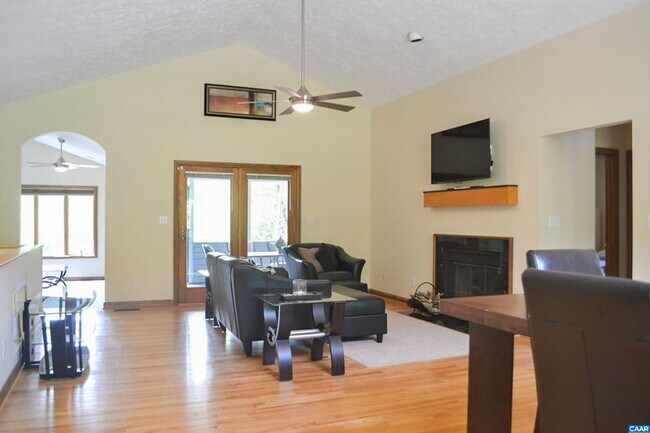 Building Photo - Furnished Golf Course Rental