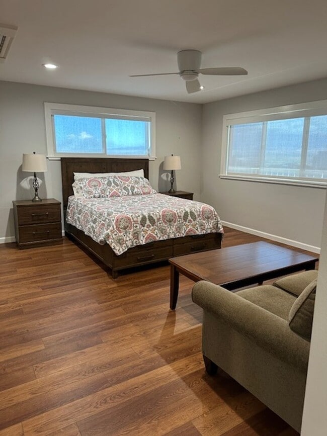 Building Photo - Penthouse in Wailuku secured building