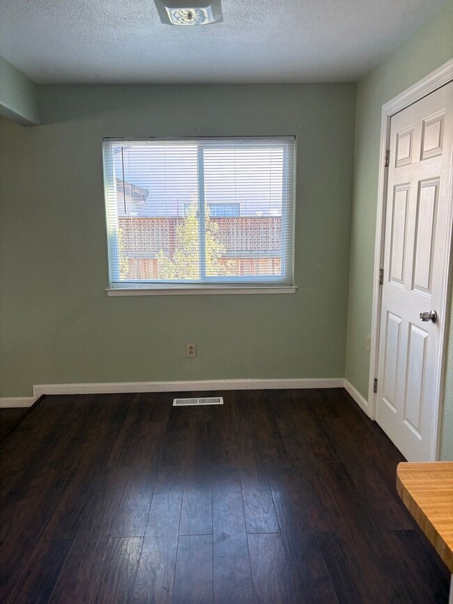 Building Photo - 1069 Ely Blvd S