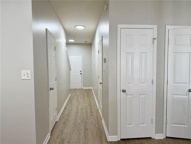 Building Photo - 5481 Sierra Tr