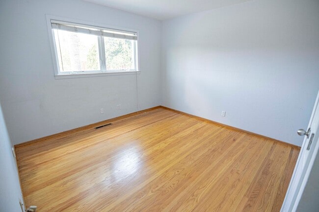 Building Photo - 3041 Pruneridge Ave