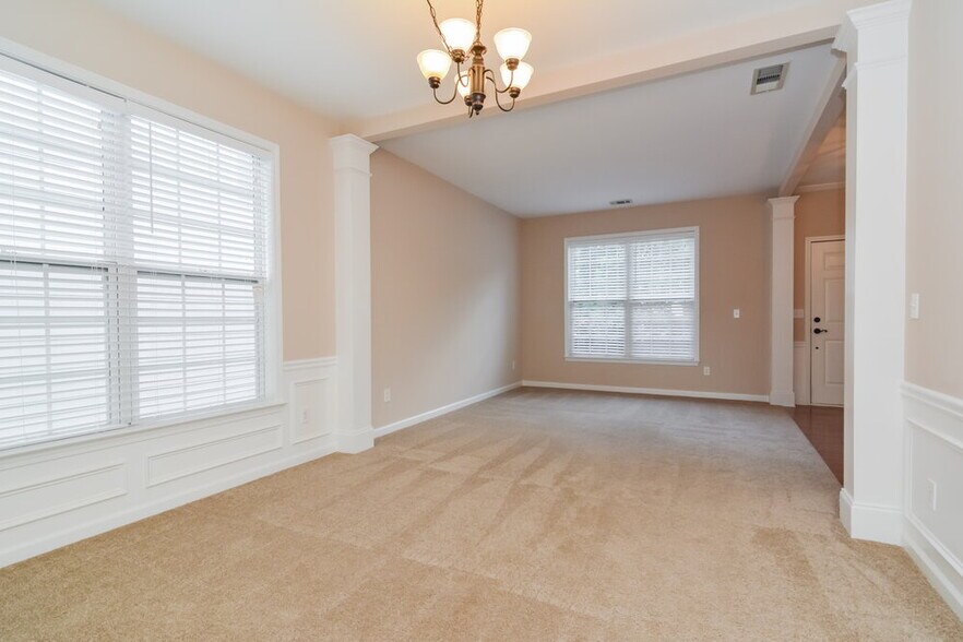 Building Photo - 6300 Whirlaway Dr
