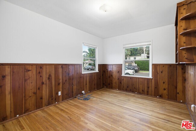 Building Photo - 12811 Cumpston St