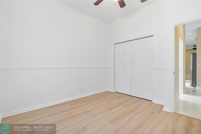Building Photo - 11517 NW 49th Ct