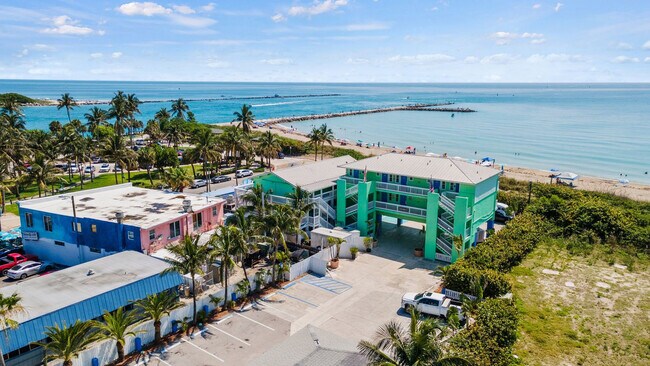 Building Photo - 110 S Ocean Dr