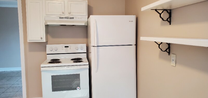 Building Photo - 615 Lexington Ave