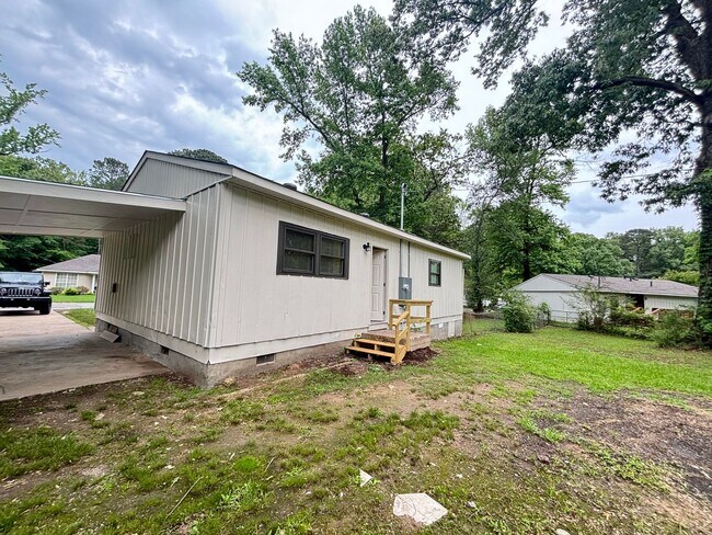 Building Photo - FOR RENT IN BENTON