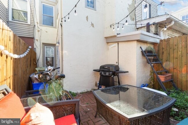 Building Photo - 824 N Judson St