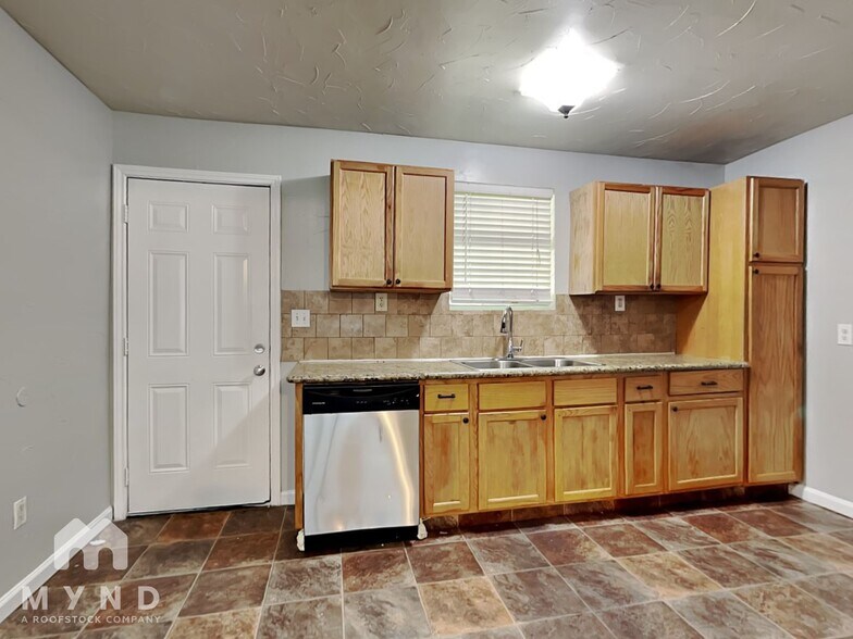 Building Photo - 305 Sherbrook Ct