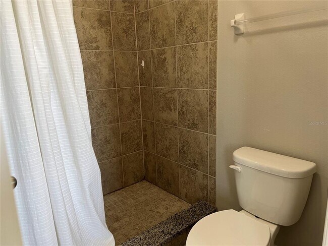 Building Photo - 4850 Poolside Dr