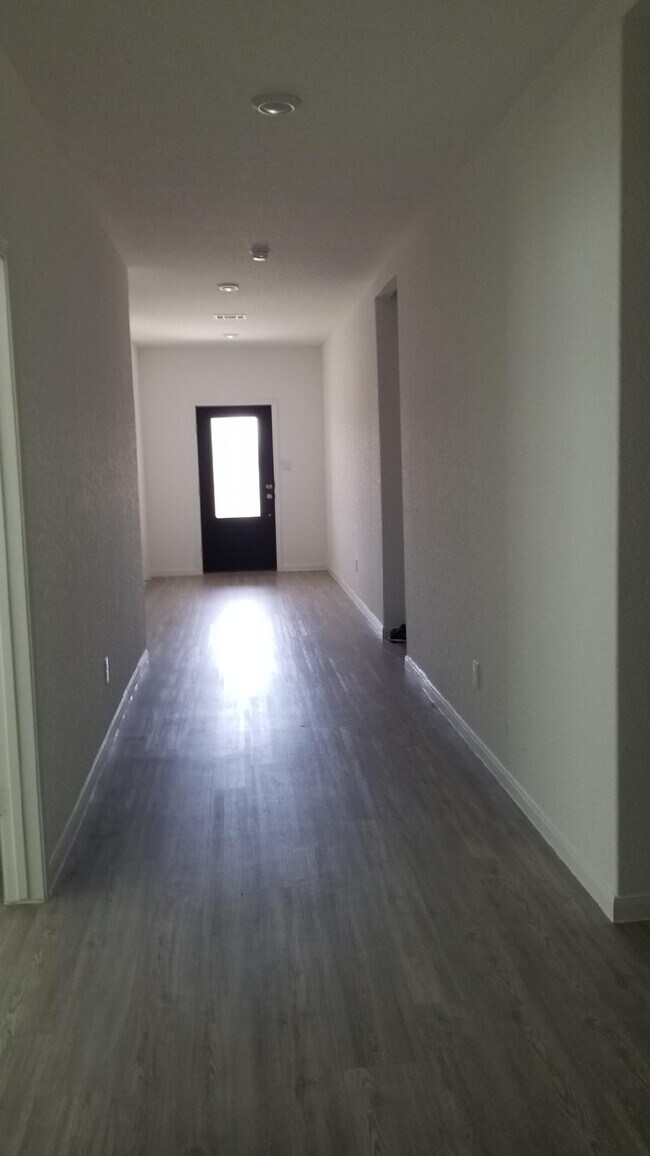 Building Photo - 2700 San Martin Ln