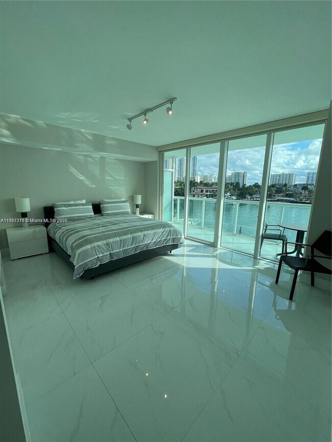 Building Photo - 400 Sunny Isles Blvd