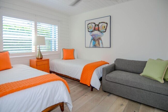 Building Photo - 3396 Pebble Pl