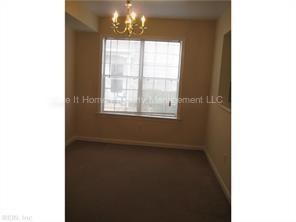 Building Photo - Spacious Condo Townhouse in Shaker Square