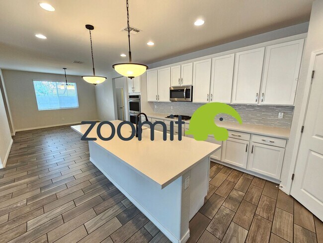 Building Photo - Wonderful 5 bedroom home **Coming Soon May 2026***