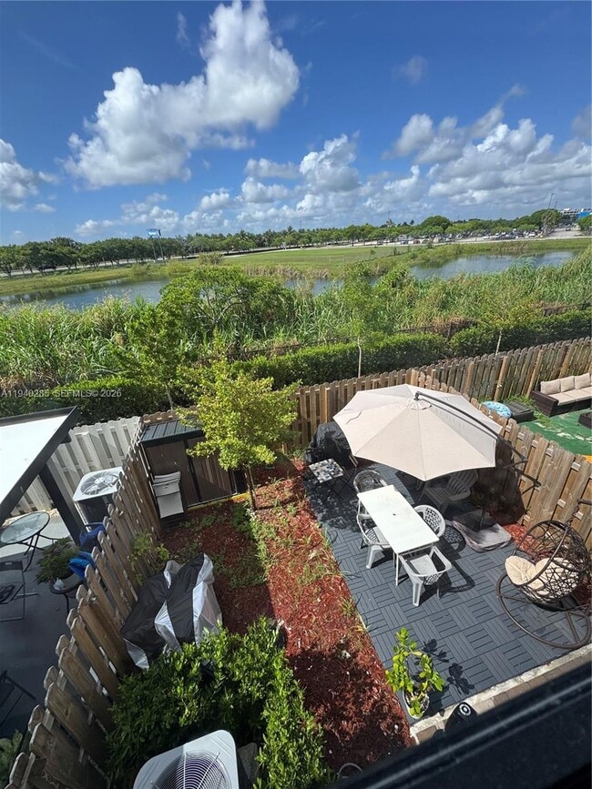 Building Photo - 466 NE 12th St