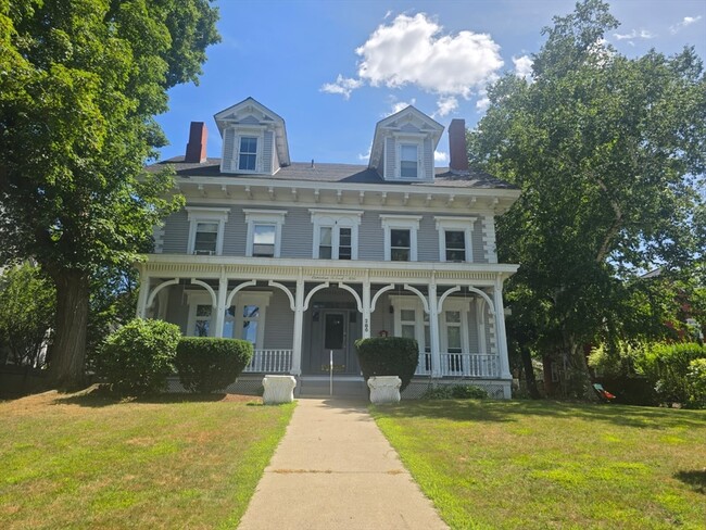 Building Photo - 286 S Main St