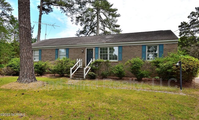 Primary Photo - 1633 Country Club Rd