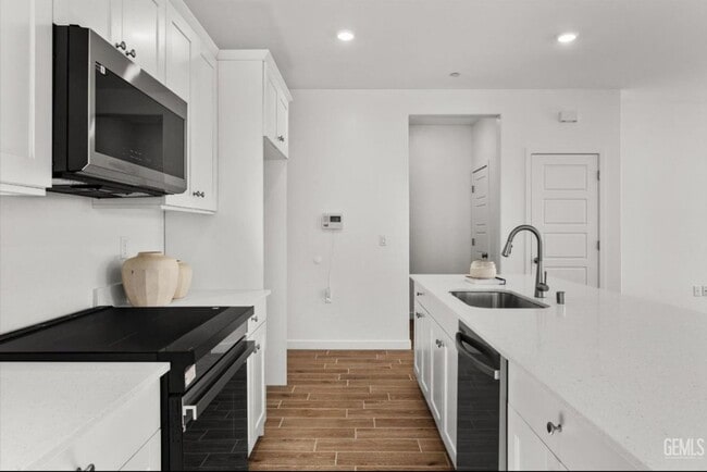 Building Photo - New Construction Call to set up a showing