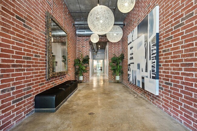 Building Photo - 1111 Studewood St