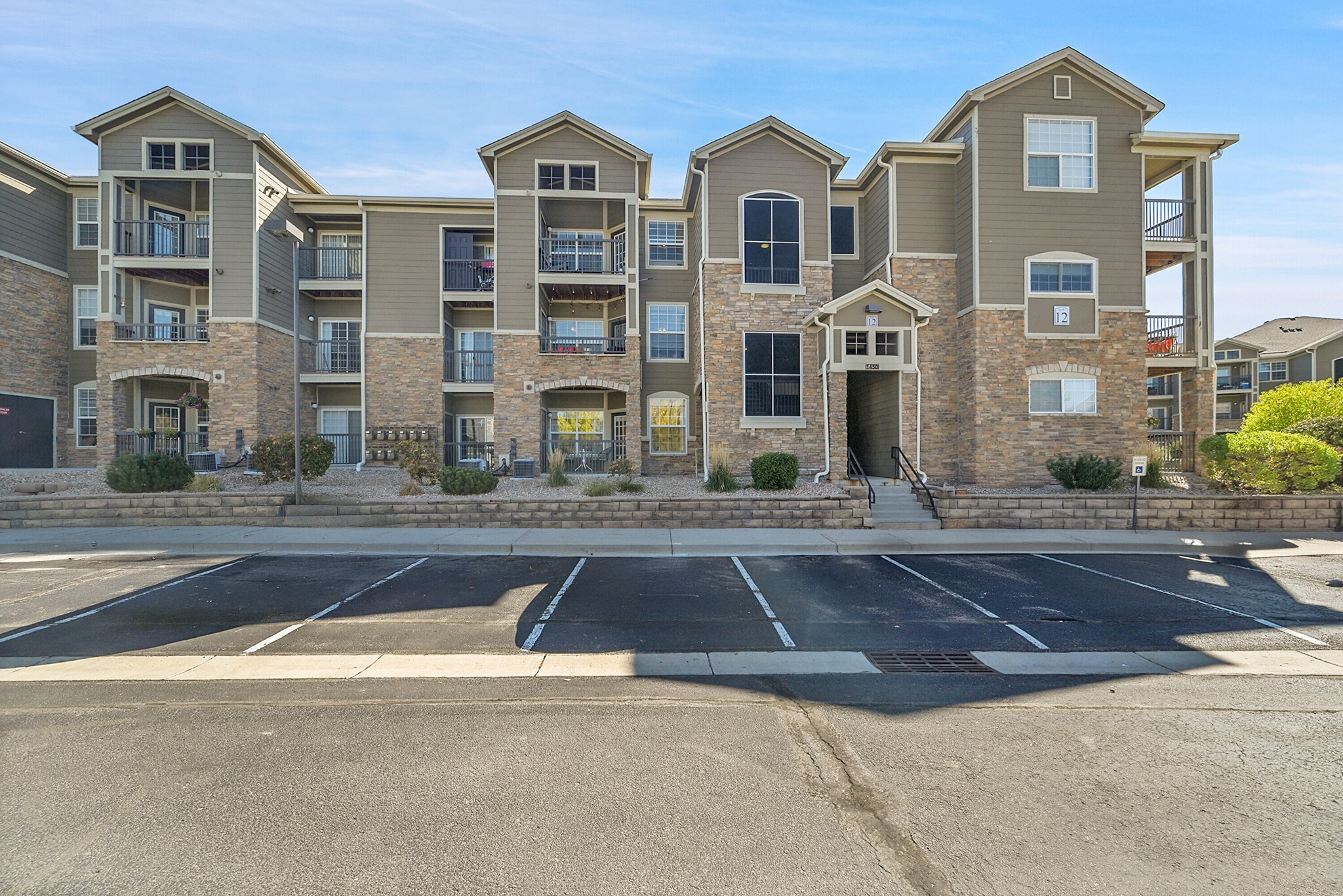 Building Photo - 1450 Blue Sky Way