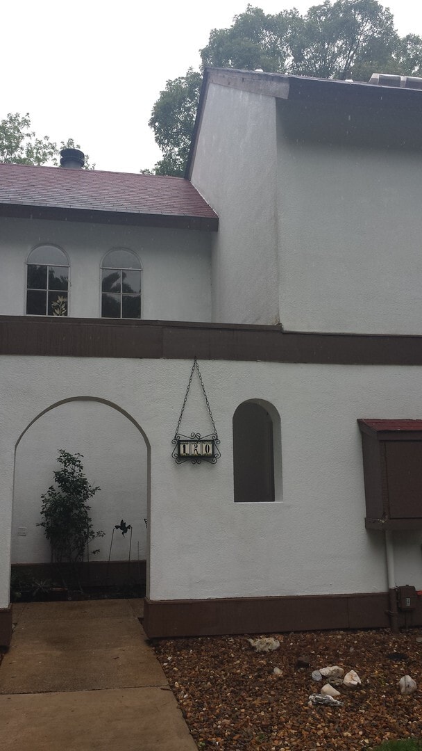 Building Photo - 120 Emperado Way