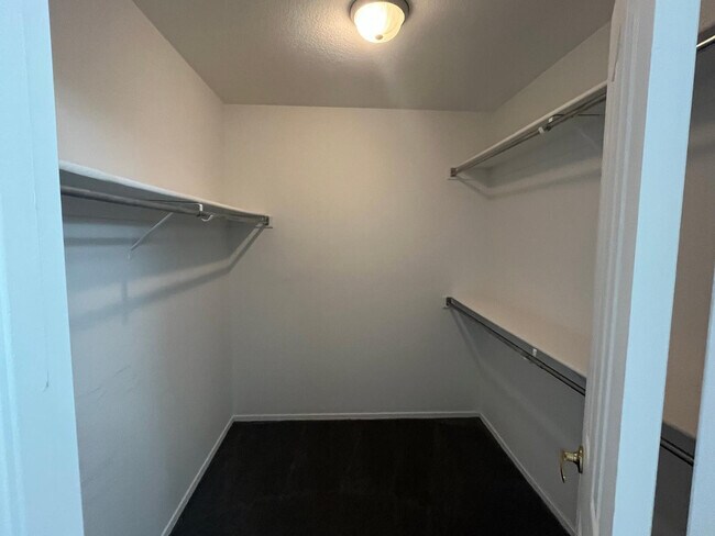 Building Photo - 10302 E Coopers Hawk Dr