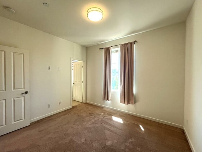 Building Photo - 3105 Marigold Cir