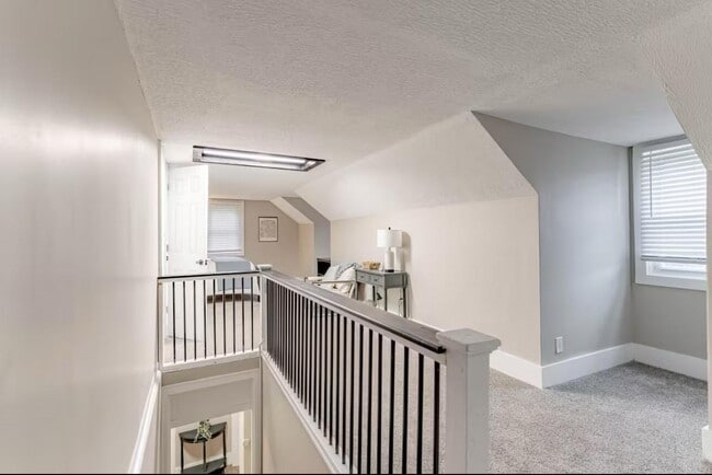 Building Photo - 906 North Main Street