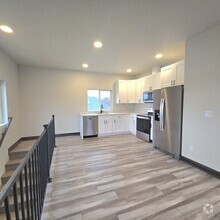 Building Photo - FREE MONTH with 12 Month lease!