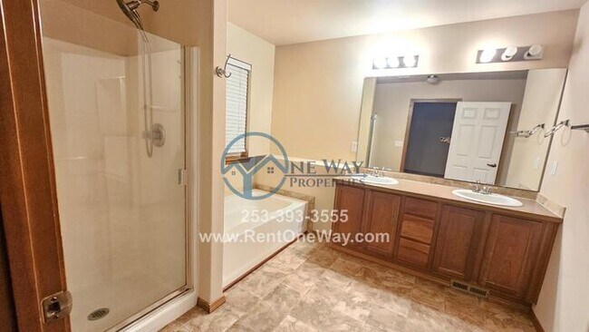 Building Photo - 121 177th St E