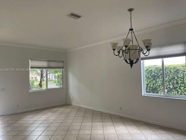 Building Photo - 1137 Croton Ct