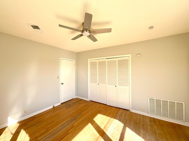 Building Photo - **APPLICATION RECEIVED**  Charming Home on 2 Acres Outside Burnet – Wood Floors, Bonus Room & Ani...