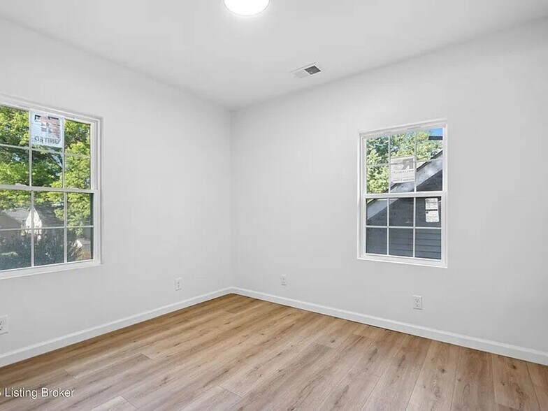 Building Photo - 551 Denmark St