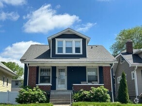 Building Photo - Updated 4 Bed 3 Bath Highlands Bungalow