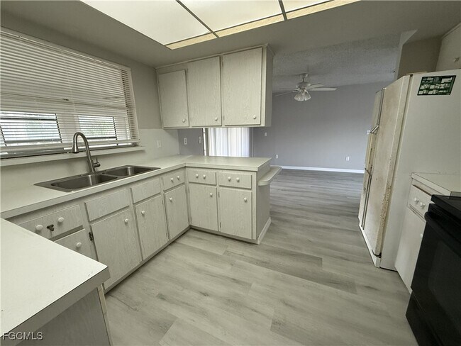 Building Photo - 13013 Second St