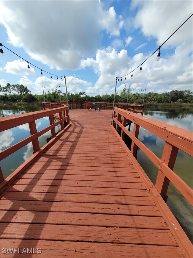 Building Photo - 10700 Ravenna Way